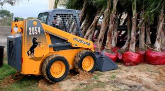 Skid Steer Loaders Mustang 2054 B