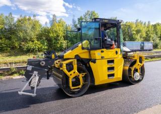 BOMAG BW 174 AP-5 AM: Pivot-steered tandem roller. | BOMAG