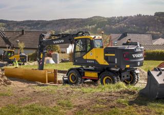 Tekerlekli ekskavatörler Volvo EW220E