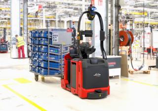 Tow tractors Linde P-MATIC