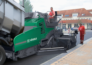 Tracked Asphalt Pavers Vögele Super 1800-3i SprayJet