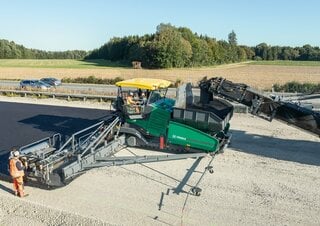 Tracked Asphalt Pavers Vögele Super 3000-3i