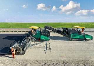 Tracked Asphalt Pavers Vögele Super 3000-3i
