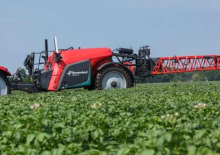 Trailed field sprayers Kverneland iXtrack T4