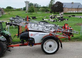 Trailed field sprayers Kuhn Lexis 3000