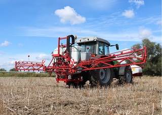 Trailed field sprayers Unia Lux 812  