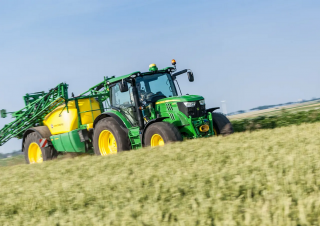 Trailed field sprayers John Deere M724i