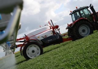 Trailed field sprayers Kuhn Metris 2-4100