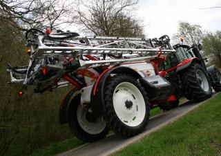 Trailed field sprayers Kuhn Metris 2-4100