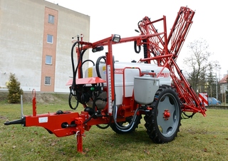 Trailed field sprayers Unia Pilmet 1618 