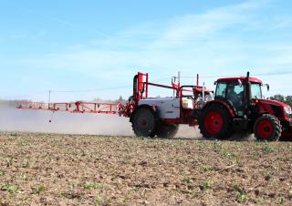 Trailed field sprayers Unia Plus 2015 