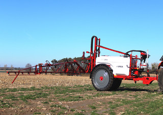 Trailed field sprayers Unia Plus 2521
