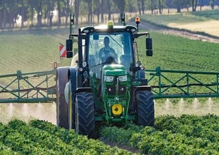 Trailed field sprayers John Deere R732i