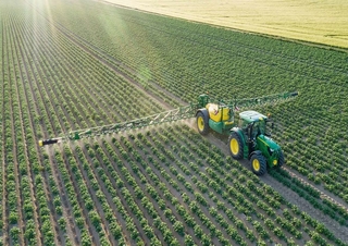 Trailed field sprayers John Deere R732i