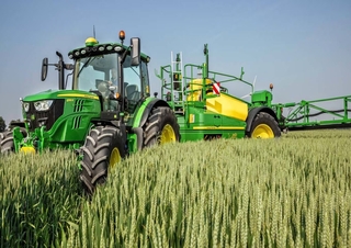Trailed field sprayers John Deere R944i