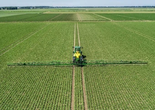 Trailed field sprayers John Deere R944i