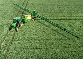 Trailed field sprayers John Deere R944i