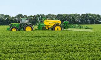 Trailed field sprayers John Deere M952