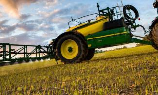 Trailed field sprayers John Deere R 962 i