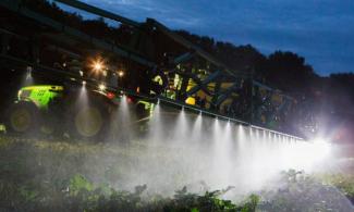 Trailed field sprayers John Deere R 962 i