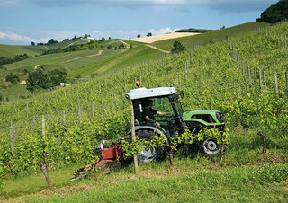Traktörler 4wd DEUTZ-FAHR 3060