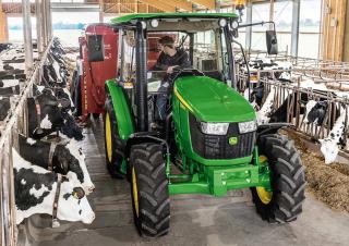 Traktörler 4wd John Deere 5075E