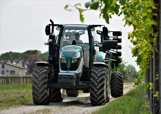 Traktörler 4wd Arbos 5130