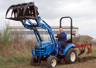 Traktörler 4wd LS J27 HST