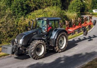 Traktörler 4wd Valtra T 153