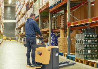 Transpalet Transpalet Ayakta Sürücü Platformu Caterpillar NPV20QL