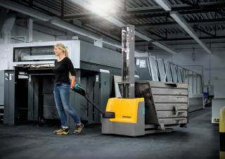 Pallet Stackers Walkie Stackers Jungheinrich EJC M10b E Li-Ion