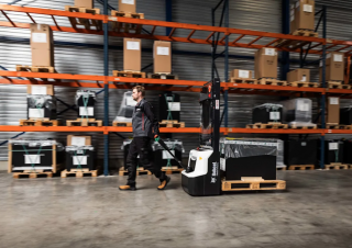 Pallet Stackers Walkie Stackers Bobcat LSM12N-7