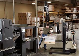 Pallet Stackers Walkie Stackers Crown M 3000-20