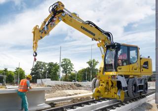Liebherr A 924 Rail Litronic excavator specs & dimensions