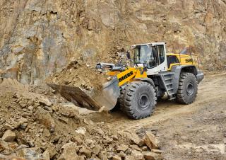 Liebherr L 586 XPower Wheel Loader Specs & Dimensions (2019 - 2025