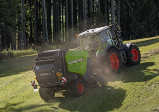 Yuvarlak balya yapıcılar Fendt Rotana 160 V