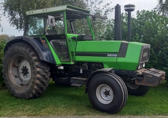 DEUTZ D60 05-4WD フロントローダ&バケット 1/32 DEUTZ D60 05-4WD フロントローダ&バケット 1/32