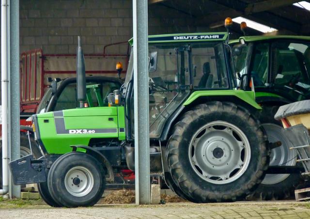 DEUTZ-FAHR DX 3.60 StarCab A 4WD Tractor Specs (1986 - 1996