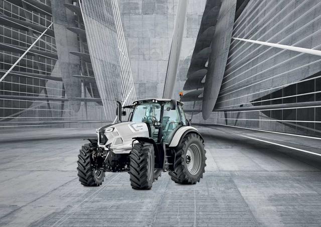 ランボルギーニ トラクター Spark 165 RCShift 帝王の風格すら漂う、猛