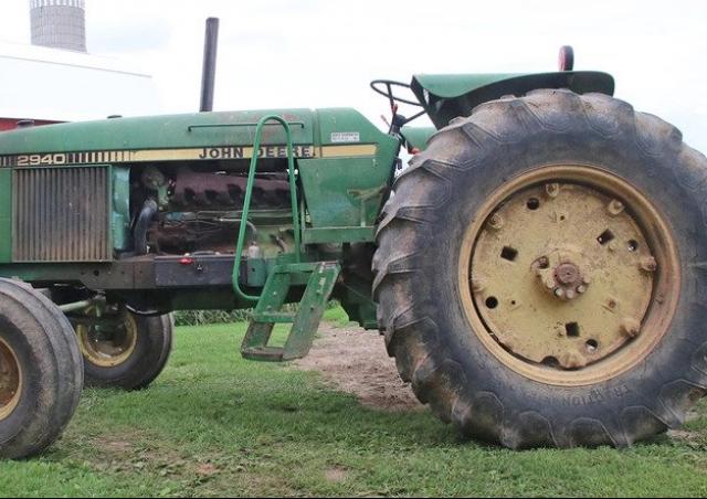 John Deere 2940 Specifications & Technical Data (1980-1982
