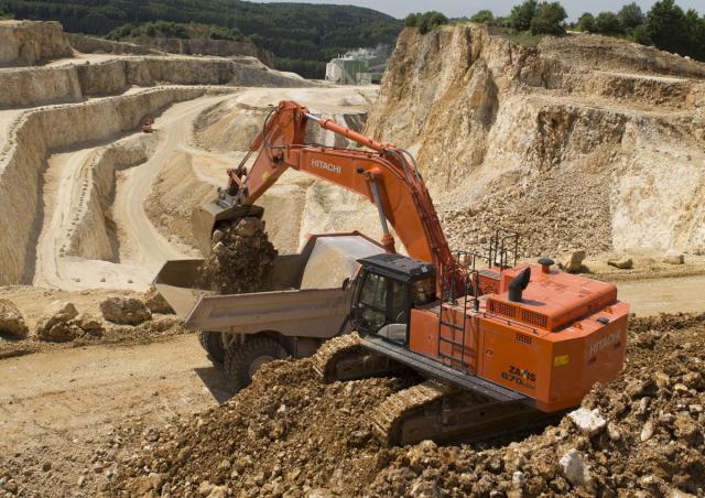Hitachi ZX670LCH-5B excavator specs & dimensions (2013 - 2018