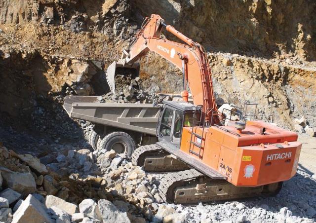 ちゃこ Hitachi ZX 670 LCH-3 excavator specs & dimensions (2006