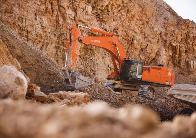 crawler-excavators-zx-870-lcr-