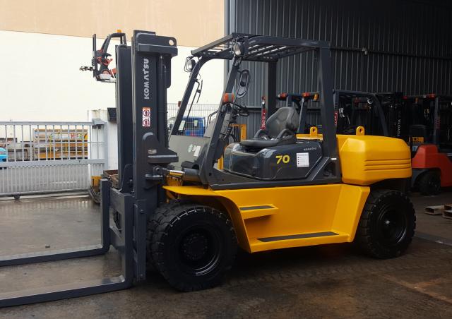 Komatsu FD 70-7 diesel forklift specs & dimensions (1998 - 2005 