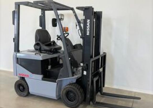 Nissan CWP 02 L 25 S electric forklift specs & dimensions