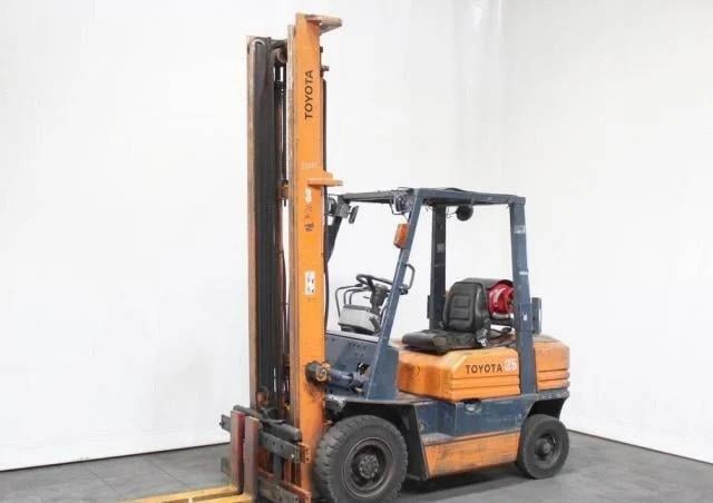 Toyota 42-5 FG 18 LPG forklift specs & dimensions (1987 - 1994
