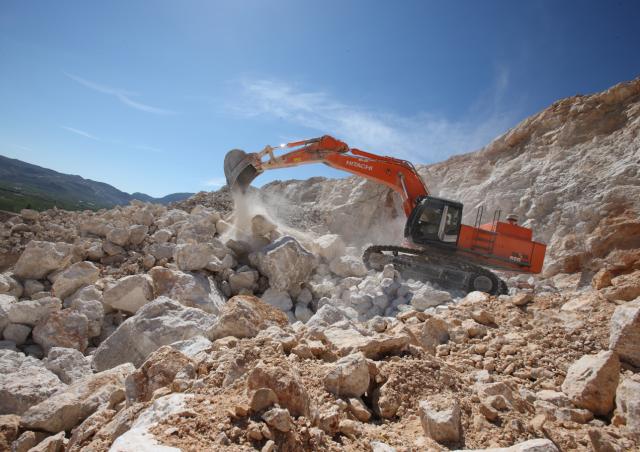 paletli-ekskavatorler-zx-520-