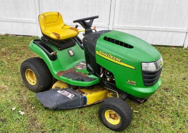 John Deere L110 Lawn Tractor 2003 2004 Specifications LECTURA Specs