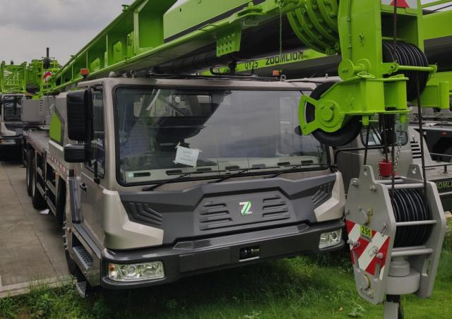 Zoomlion ZTC250R531 crane - load chart, specs & dimensions