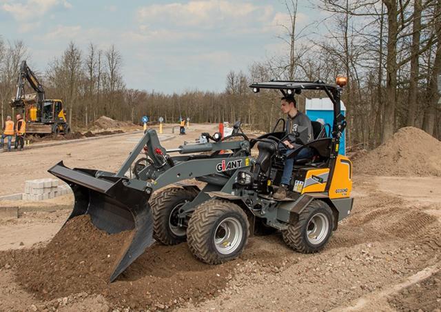 Giant G2300 X-TRA HD Wheel Loader Specs & Dimensions (2021 - 2026